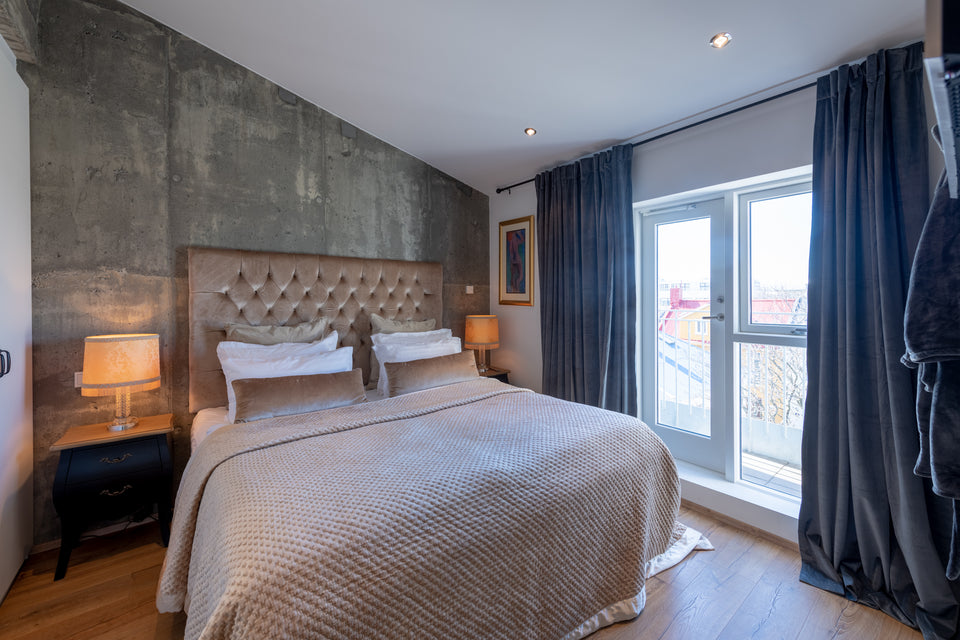 COME TOGETHER ROOM